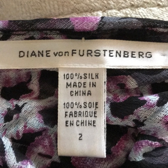 Diane von Furstenberg Low Back 💯% Silk Dress - Picture 3 of 5